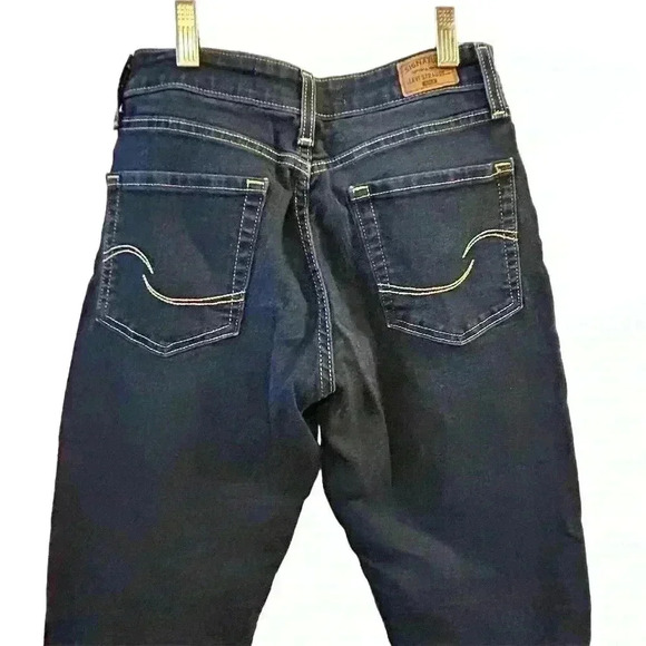 Levi's Women's Mid Rise Skinny Jeans Size 27 Dark Wash Blue Denim - Picture 7 of 10